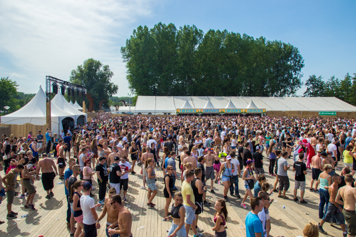 The Qontinent 2015 - Deel I @ Puyenbroeck Wachtebeke, picture 131, photographed by Tom Van Tongerloo - FrontView Magazine