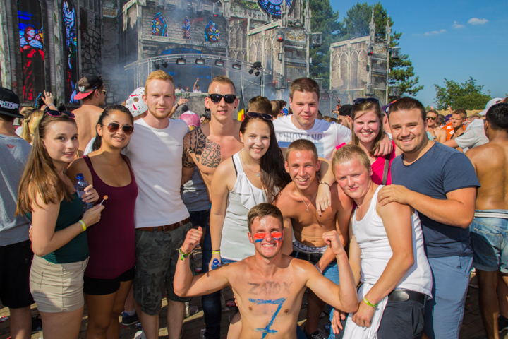 The Qontinent 2015 - Deel I @ Puyenbroeck Wachtebeke, picture 138, photographed by Tom Van Tongerloo - FrontView Magazine