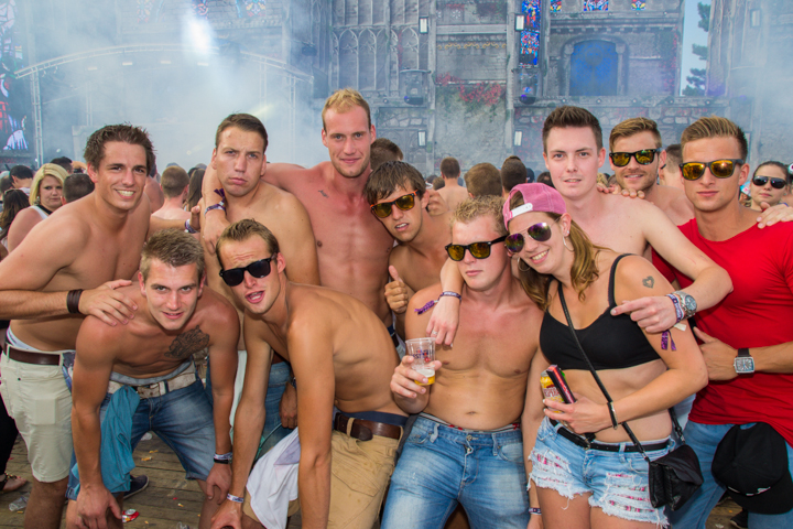 The Qontinent 2015 - Deel I @ Puyenbroeck Wachtebeke, picture 152, photographed by Tom Van Tongerloo - FrontView Magazine