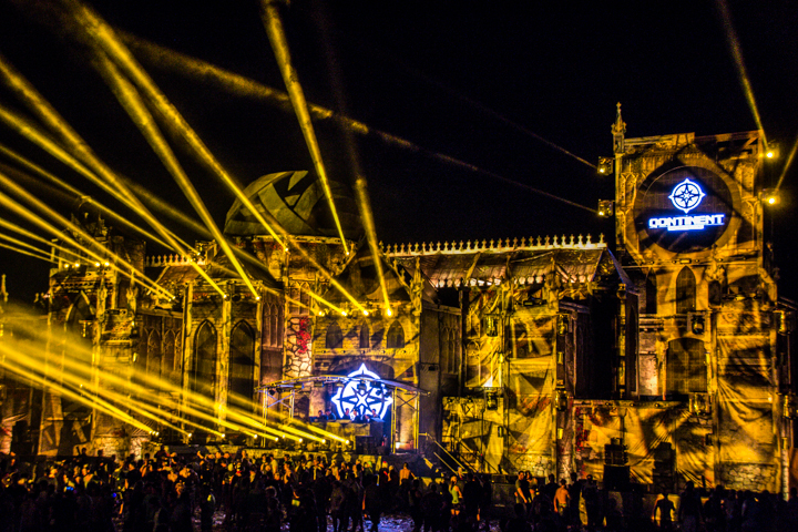 The Qontinent 2015 - Deel II @ Puyenbroeck Wachtebeke, picture 2, photographed by Tom Van Tongerloo - FrontView Magazine