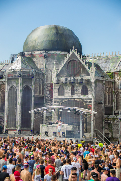 The Qontinent 2015 - Deel II @ Puyenbroeck Wachtebeke, picture 16, photographed by Tom Van Tongerloo - FrontView Magazine