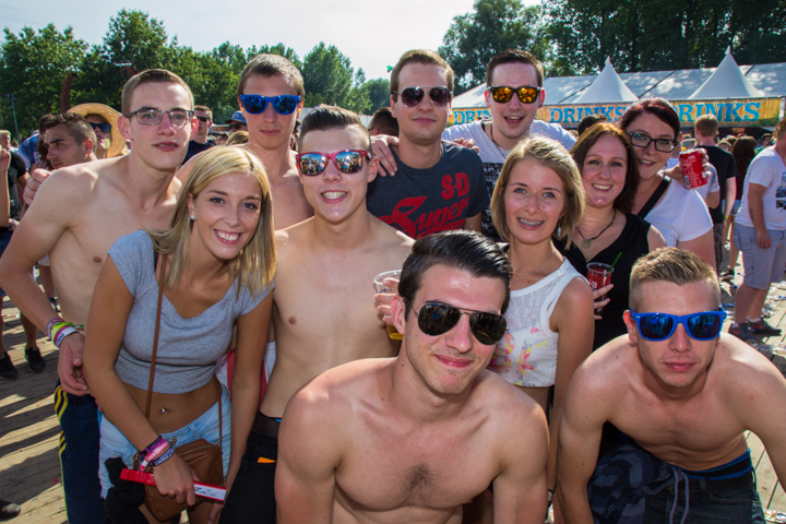 The Qontinent 2015 - Deel II @ Puyenbroeck Wachtebeke, picture 32, photographed by Tom Van Tongerloo - FrontView Magazine