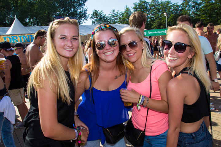 The Qontinent 2015 - Deel II @ Puyenbroeck Wachtebeke, picture 35, photographed by Tom Van Tongerloo - FrontView Magazine