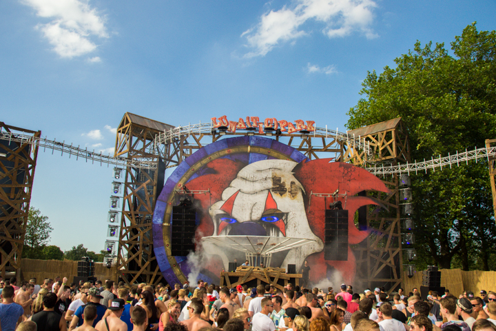 The Qontinent 2015 - Deel II @ Puyenbroeck Wachtebeke, picture 38, photographed by Tom Van Tongerloo - FrontView Magazine