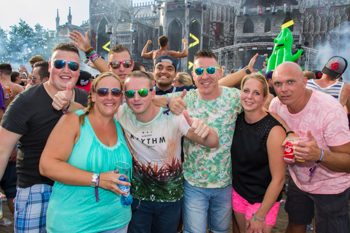 The Qontinent 2015 - Deel II @ Puyenbroeck Wachtebeke, picture 66, photographed by Tom Van Tongerloo - FrontView Magazine