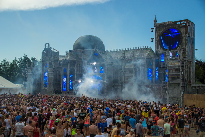 The Qontinent 2015 - Deel II @ Puyenbroeck Wachtebeke, picture 68, photographed by Tom Van Tongerloo - FrontView Magazine