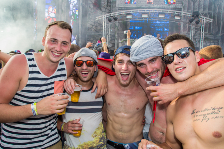 The Qontinent 2015 - Deel II @ Puyenbroeck Wachtebeke, picture 70, photographed by Tom Van Tongerloo - FrontView Magazine