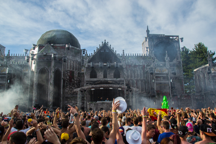 The Qontinent 2015 - Deel II @ Puyenbroeck Wachtebeke, picture 74, photographed by Tom Van Tongerloo - FrontView Magazine