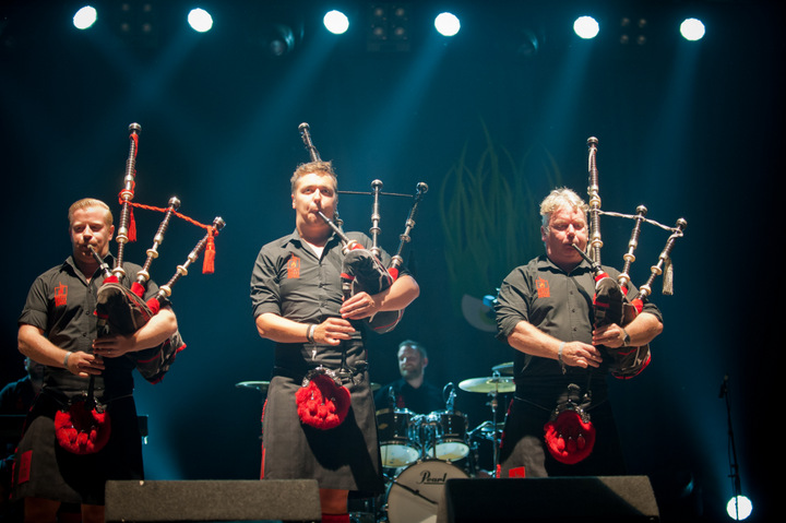 The Red Hot Chilli Pipers @ dranouter2015, picture 4, photographed by Devid Camerlynck - FrontView Magazine