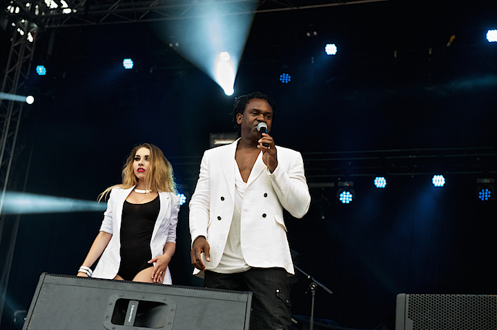 Dr Alban @ Nostalgie Beach Festival, picture 8, photographed by James Van Roosbroeck - FrontView Magazine
