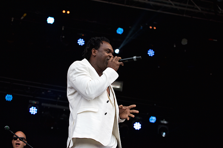 Dr Alban @ Nostalgie Beach Festival, picture 10, photographed by James Van Roosbroeck - FrontView Magazine