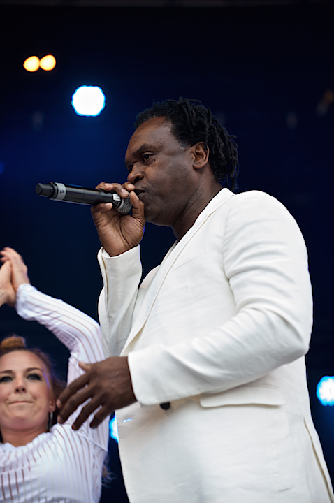 Dr Alban @ Nostalgie Beach Festival, picture 12, photographed by James Van Roosbroeck - FrontView Magazine