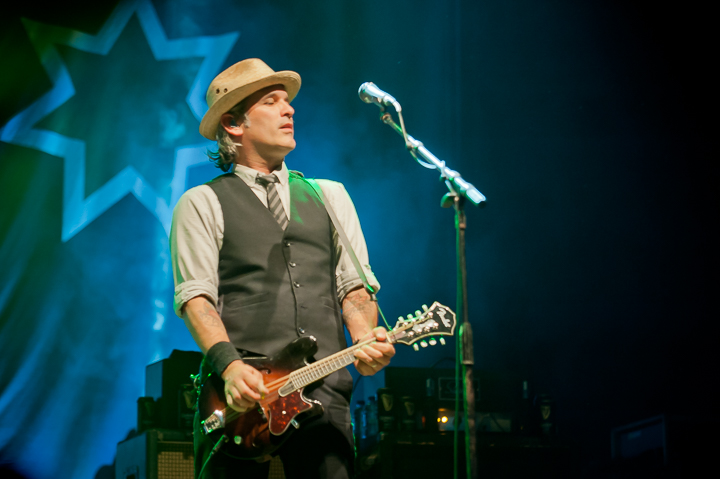 Flogging Molly @ dranouter 2015, picture 28, photographed by Devid Camerlynck - FrontView Magazine