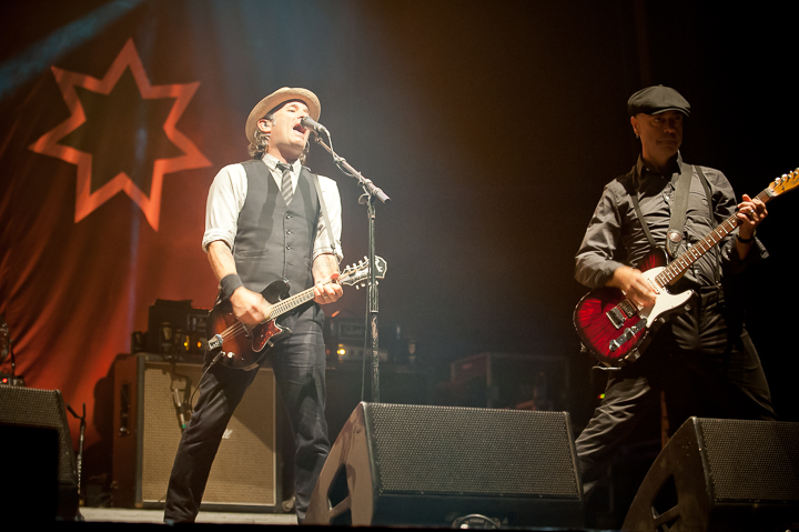 Flogging Molly @ dranouter 2015, picture 30, photographed by Devid Camerlynck - FrontView Magazine
