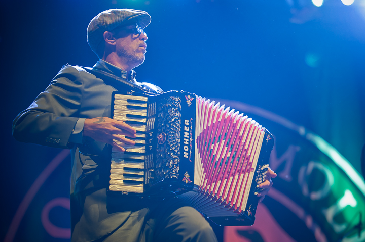 Flogging Molly @ dranouter 2015, picture 32, photographed by Devid Camerlynck - FrontView Magazine