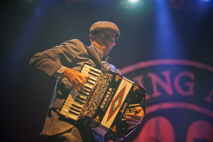 Flogging Molly @ dranouter 2015, picture 35, photographed by Devid Camerlynck - FrontView Magazine