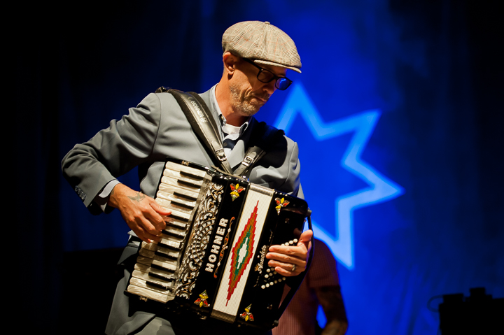 Flogging Molly @ dranouter 2015, picture 45, photographed by Devid Camerlynck - FrontView Magazine