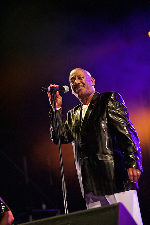 Hot Chocolate @ Nostalgie Beach Festival, picture 3, photographed by James Van Roosbroeck - FrontView Magazine