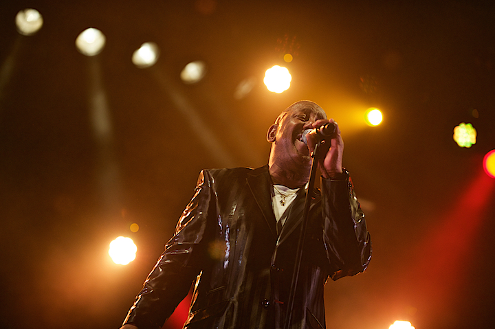 Hot Chocolate @ Nostalgie Beach Festival, picture 9, photographed by James Van Roosbroeck - FrontView Magazine