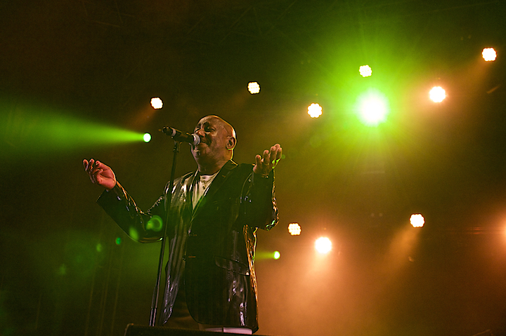 Hot Chocolate @ Nostalgie Beach Festival, picture 20, photographed by James Van Roosbroeck - FrontView Magazine