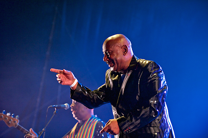 Hot Chocolate @ Nostalgie Beach Festival, picture 21, photographed by James Van Roosbroeck - FrontView Magazine