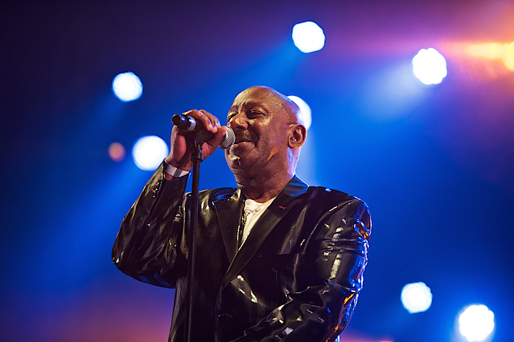 Hot Chocolate @ Nostalgie Beach Festival, picture 22, photographed by James Van Roosbroeck - FrontView Magazine