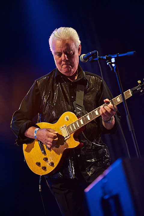Hot Chocolate @ Nostalgie Beach Festival, picture 23, photographed by James Van Roosbroeck - FrontView Magazine
