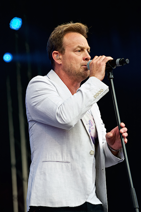 Jason Donovan @ Nostalgie Beach Festival, picture 3, photographed by James Van Roosbroeck - FrontView Magazine