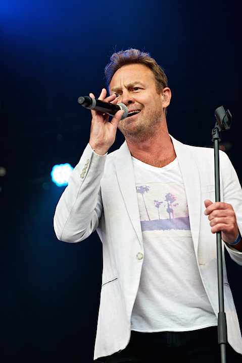Jason Donovan @ Nostalgie Beach Festival, picture 4, photographed by James Van Roosbroeck - FrontView Magazine