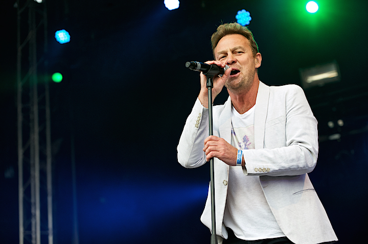 Jason Donovan @ Nostalgie Beach Festival, picture 8, photographed by James Van Roosbroeck - FrontView Magazine