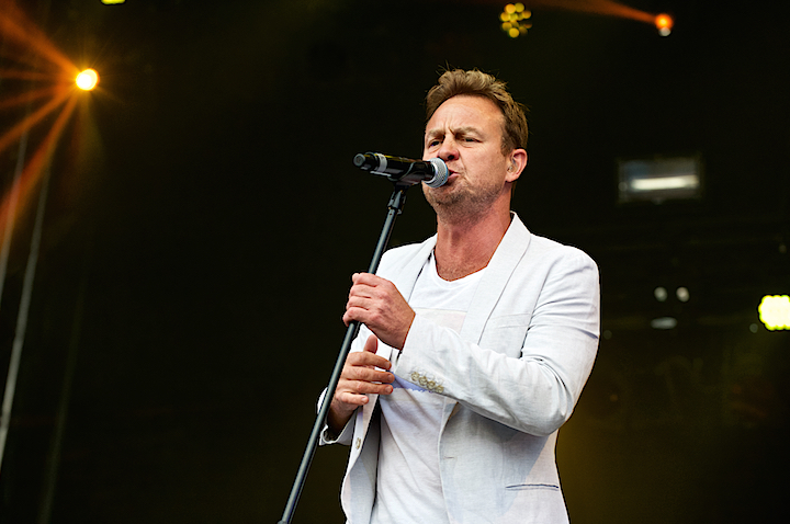 Jason Donovan @ Nostalgie Beach Festival, picture 13, photographed by James Van Roosbroeck - FrontView Magazine