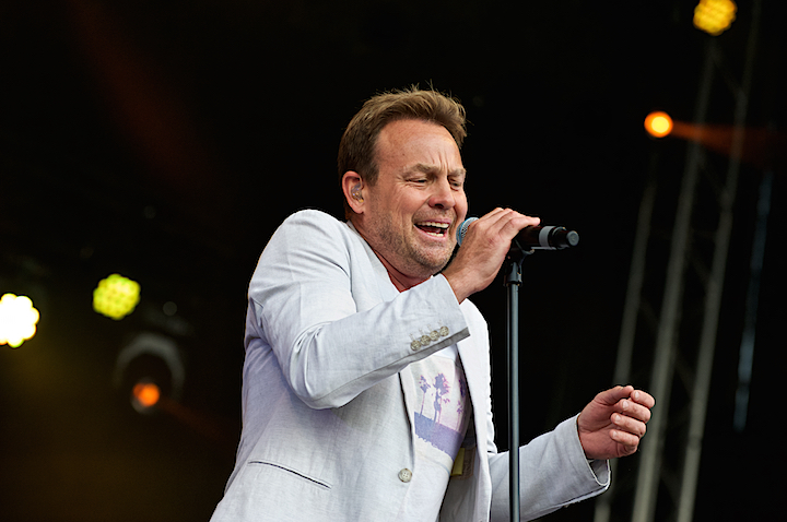 Jason Donovan @ Nostalgie Beach Festival, picture 16, photographed by James Van Roosbroeck - FrontView Magazine