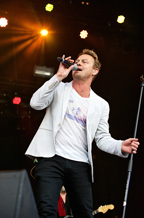 Jason Donovan @ Nostalgie Beach Festival, picture 17, photographed by James Van Roosbroeck - FrontView Magazine