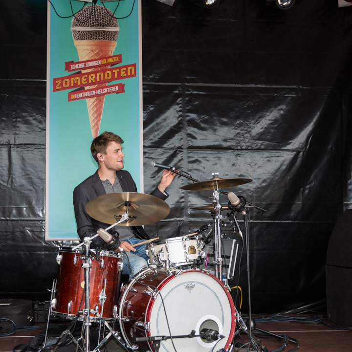 Maarten Cox & Sfeer @ Limburg Zingt 2015 te Houthalen-Helchteren, picture 3, photographed by Guy Danneels - FrontView Magazine