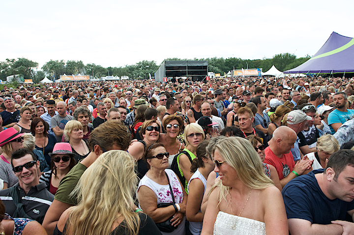 Sfeerbeelden @ Nostalgie Beach Festival, foto 6, foto's door James Van Roosbroeck - FrontView Magazine