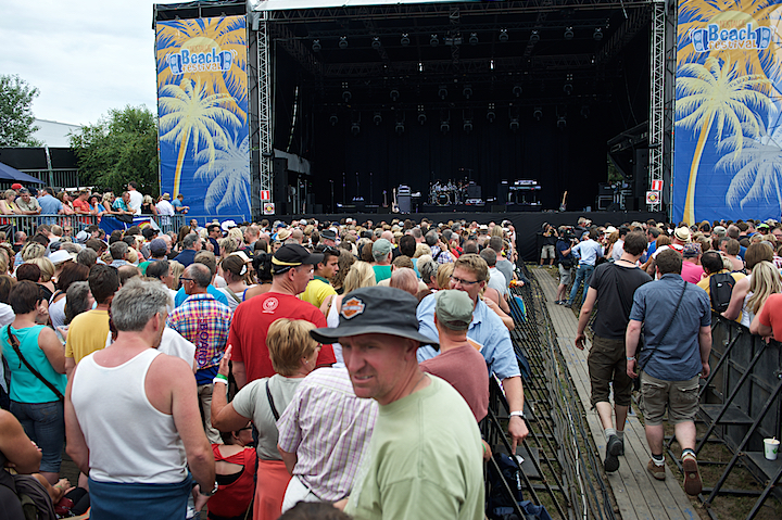 Sfeerbeelden @ Nostalgie Beach Festival, foto 16, foto's door James Van Roosbroeck - FrontView Magazine