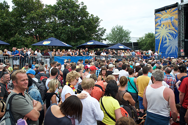 Sfeerbeelden @ Nostalgie Beach Festival, foto 17, foto's door James Van Roosbroeck - FrontView Magazine