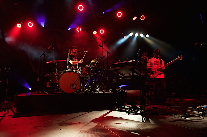 John Butler Trio @ OLT Rivierenhof, picture 3, photographed by James Van Roosbroeck - FrontView Magazine