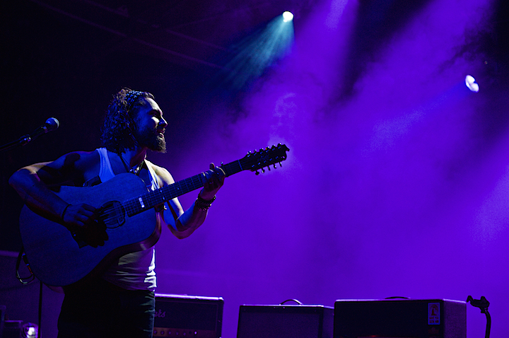 John Butler Trio @ OLT Rivierenhof, picture 6, photographed by James Van Roosbroeck - FrontView Magazine