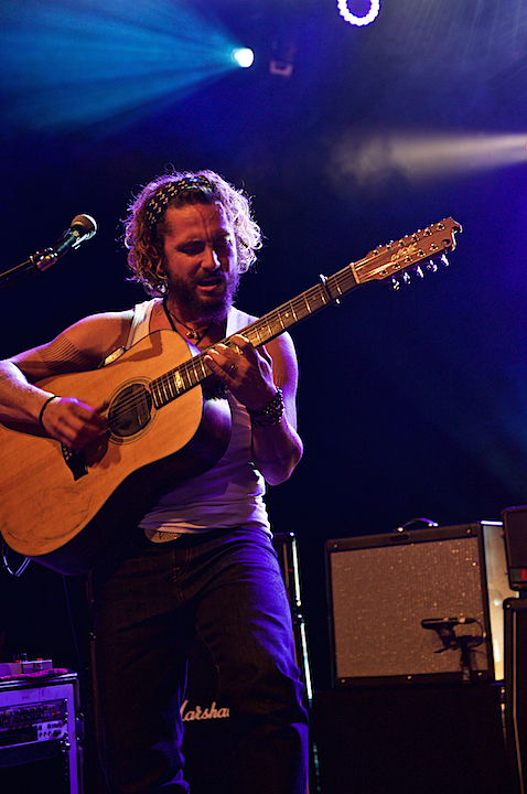 John Butler Trio @ OLT Rivierenhof, picture 9, photographed by James Van Roosbroeck - FrontView Magazine
