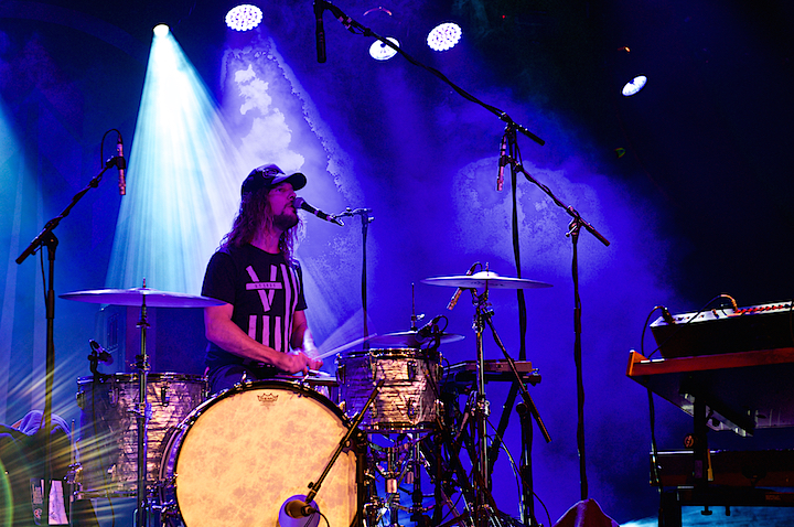 John Butler Trio @ OLT Rivierenhof, picture 12, photographed by James Van Roosbroeck - FrontView Magazine