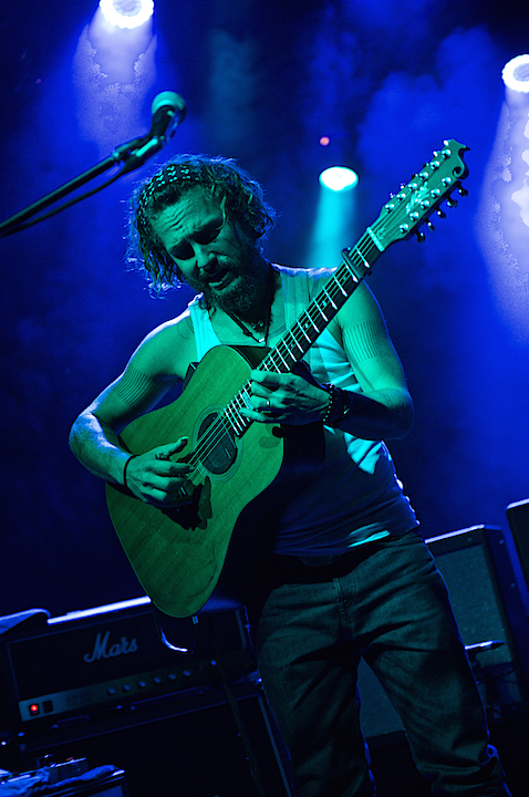 John Butler Trio @ OLT Rivierenhof, picture 16, photographed by James Van Roosbroeck - FrontView Magazine