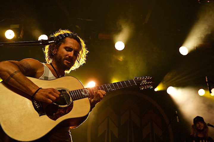 John Butler Trio @ OLT Rivierenhof, picture 20, photographed by James Van Roosbroeck - FrontView Magazine