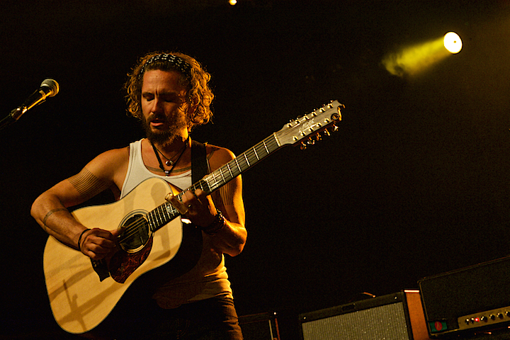 John Butler Trio @ OLT Rivierenhof, picture 21, photographed by James Van Roosbroeck - FrontView Magazine