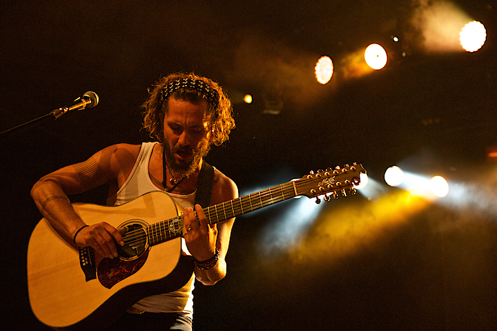 John Butler Trio @ OLT Rivierenhof, picture 22, photographed by James Van Roosbroeck - FrontView Magazine