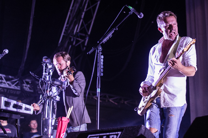 dEUS @ Feest in het Park 2015, picture 10, photographed by Jan van Hecke - FrontView Magazine