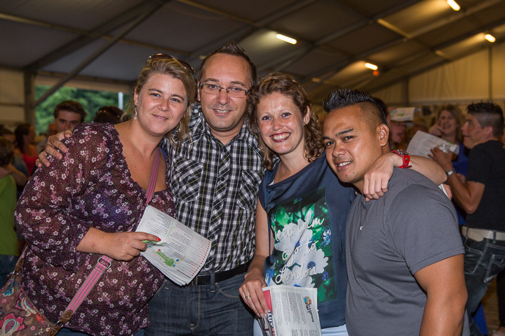 Podium & Sfeer @ Vlaanderen Zingt 2015 in Schoten, picture 15, photographed by Guy Danneels - FrontView Magazine