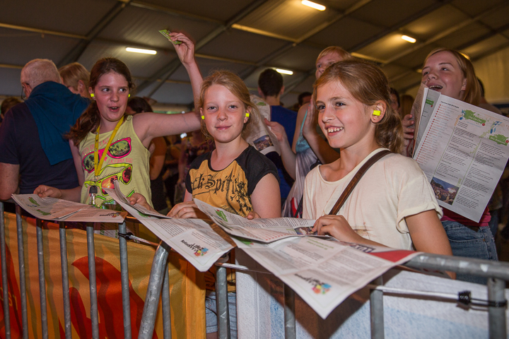 Podium & Sfeer @ Vlaanderen Zingt 2015 in Schoten, picture 17, photographed by Guy Danneels - FrontView Magazine