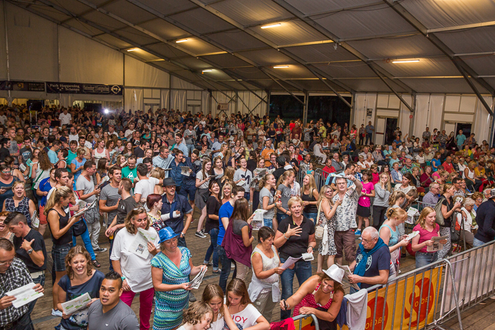 Podium & Sfeer @ Vlaanderen Zingt 2015 in Schoten, picture 41, photographed by Guy Danneels - FrontView Magazine