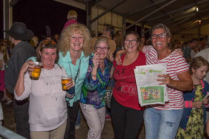 Podium & Sfeer @ Vlaanderen Zingt 2015 in Schoten, picture 49, photographed by Guy Danneels - FrontView Magazine